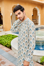 Load image into Gallery viewer, Mirren Kurta - OffWhite - The Grand Trunk