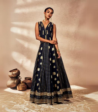 Load image into Gallery viewer, Black Trinkets Lehenga