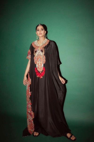 Sonam Kapoor In Anamika Khanna Kaftan - The Grand Trunk